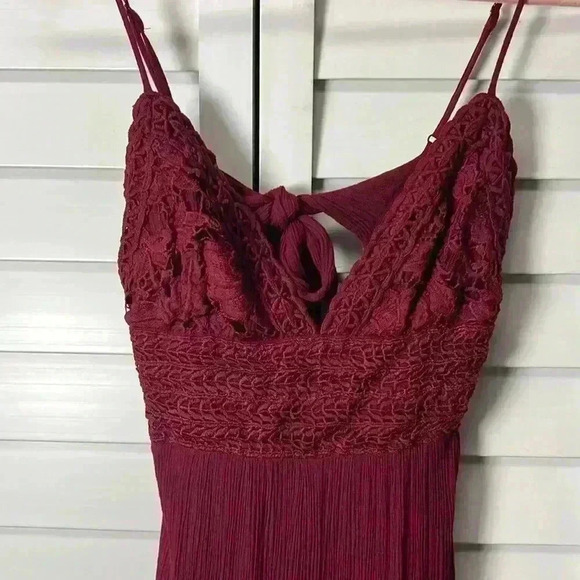 ILLA ILLA Crochet Jumpsuit Size Small Burgundy - Picture 3 of 7
